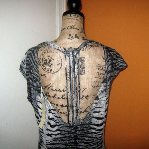 Day Night Medium Tiger Print Bodycon Dress NWT - Picture 10 of 16